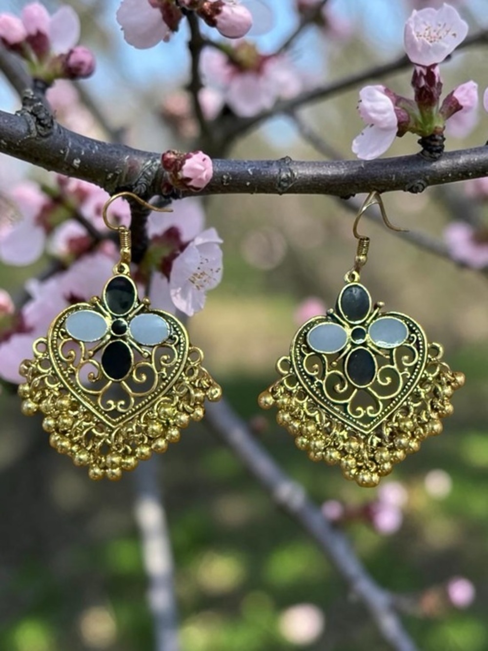 🫶🏻 5 ⭐️ Rated!  Boho Gold l, Gray and Black Dangle Earrings